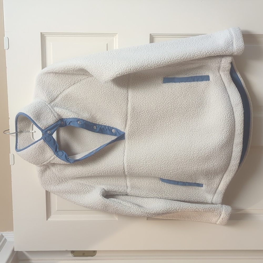Vineyard Vines long sleeve fleece with pockets